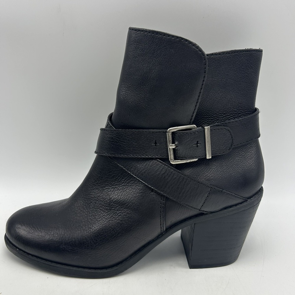 BCBG Boots Women 8.5 M Ankle Booties Black Leather Slip On Block Heel Round Read